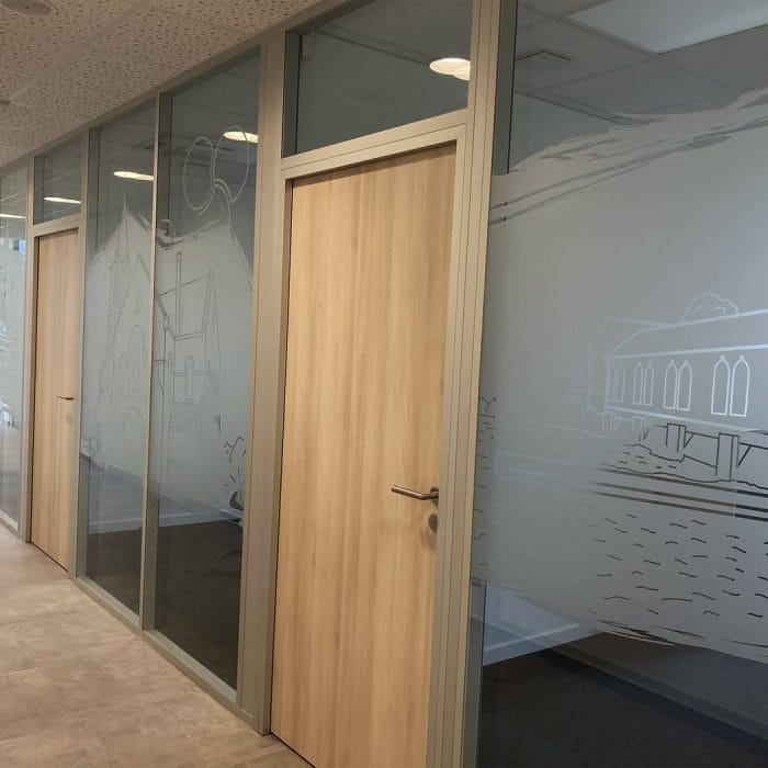 vitrophanie banque crédit mutuel