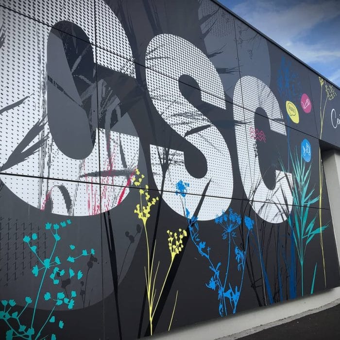 signalétique design mural extérieur centre sportif