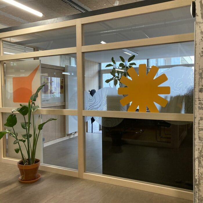 1-adeus-eurometropolestrasbourg-tatoomural-designmural-signaletique-vitrophanie-sticker-labogaite