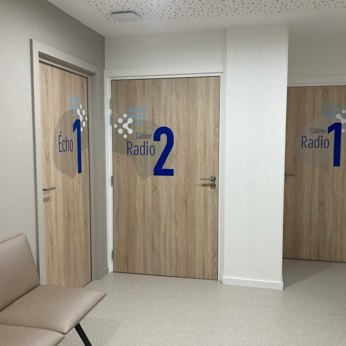signalétique et vitrophanie centre d'imagerie médicale