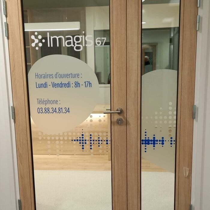 signalétique et vitrophanie centre d'imagerie médicale