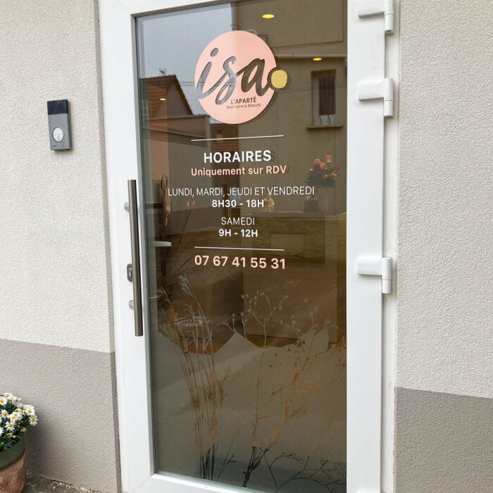 vitrophanie centre de beauté et de bien-être